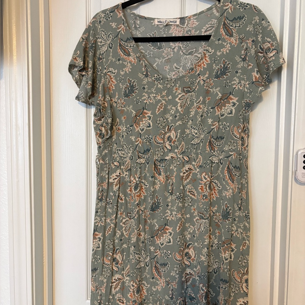 Wallflower Sage Floral Midi Dress